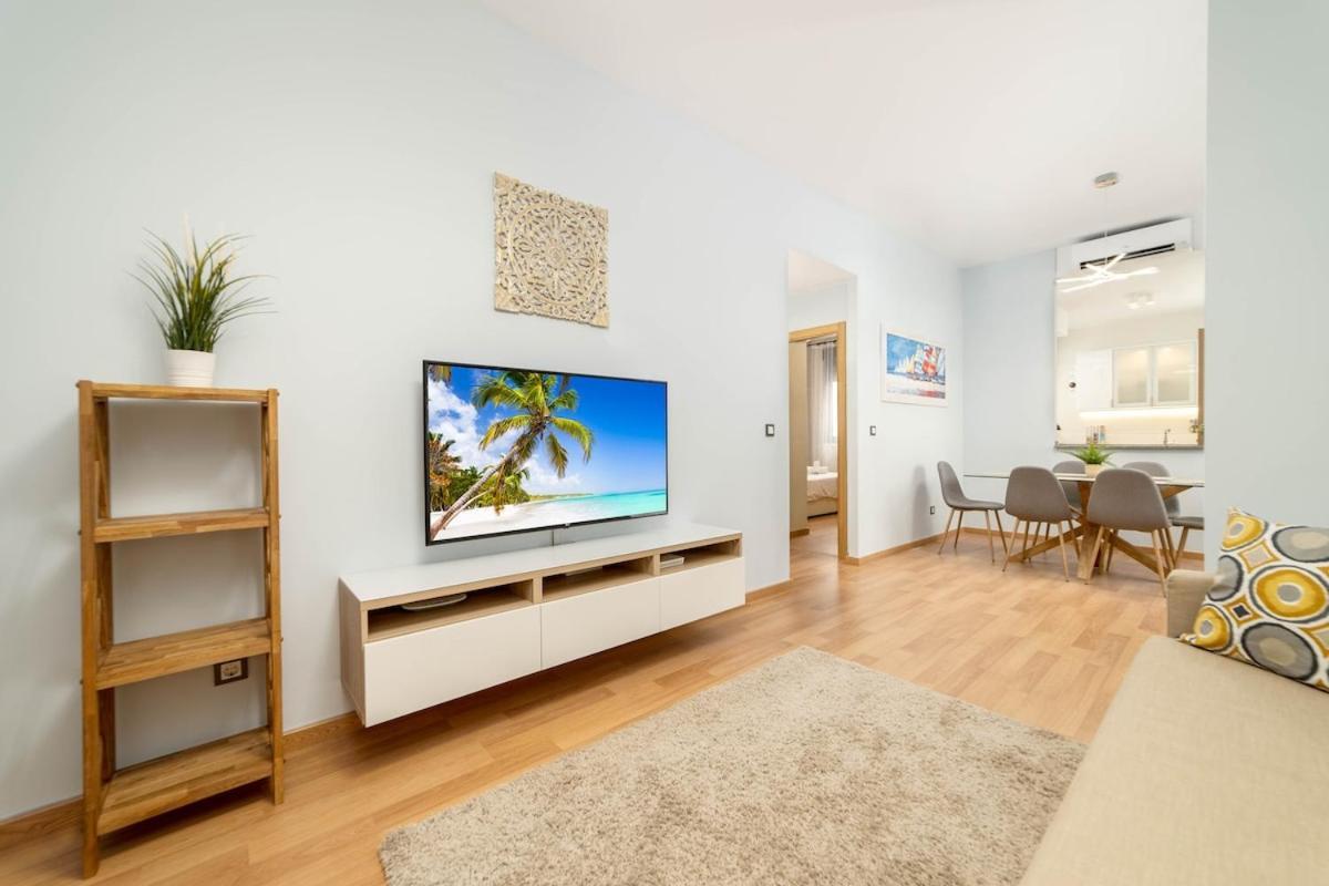 -Malagasunapts- Stylish City Centre Pool&Parking المظهر الخارجي الصورة
