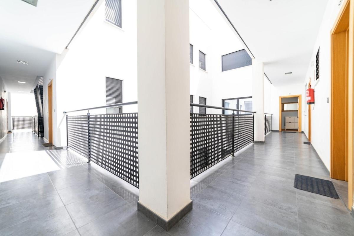 -Malagasunapts- Stylish City Centre Pool&Parking المظهر الخارجي الصورة