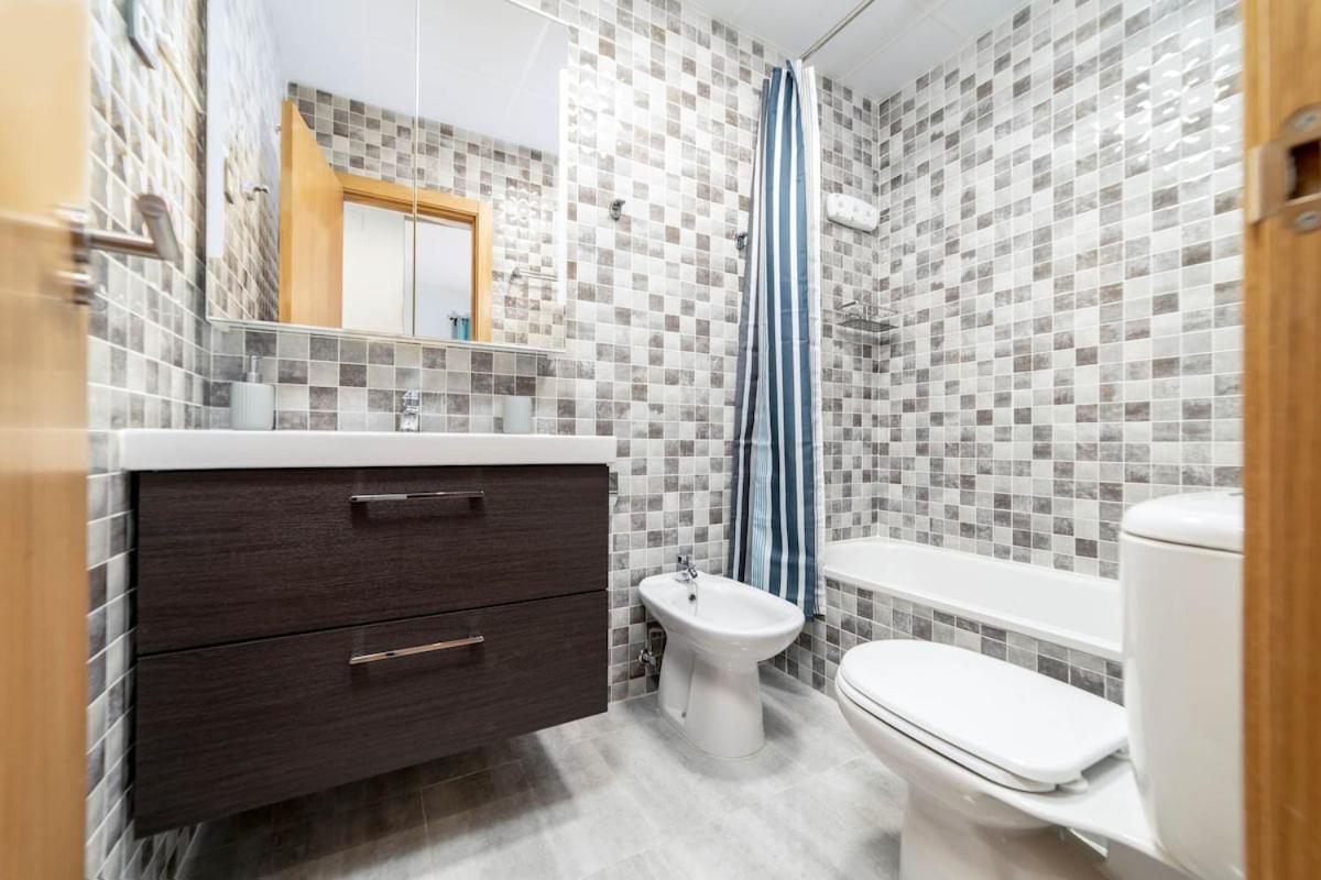 -Malagasunapts- Stylish City Centre Pool&Parking المظهر الخارجي الصورة